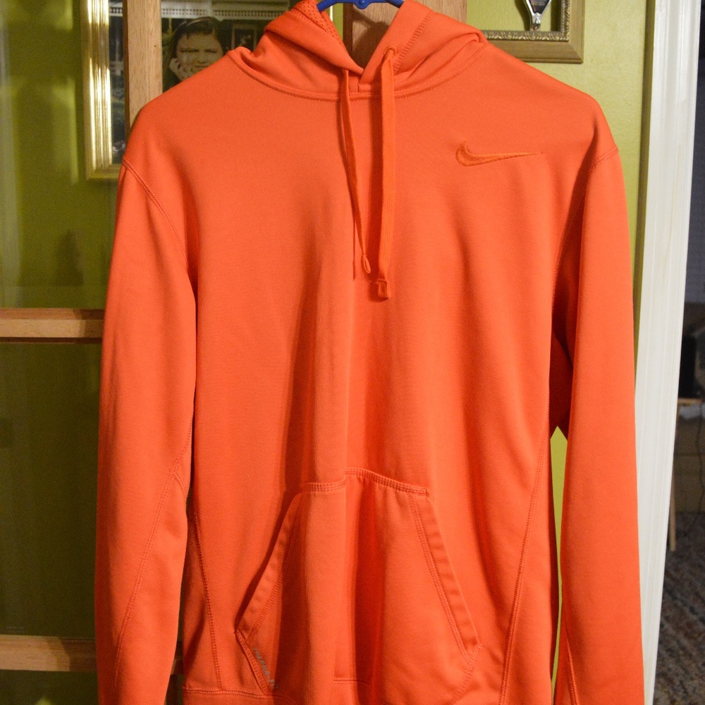 nike sweatshirt